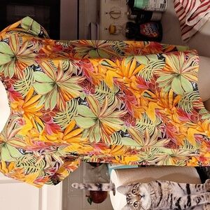 A women's Rose & Rhyme casual cap sleeve floral regular size top XL